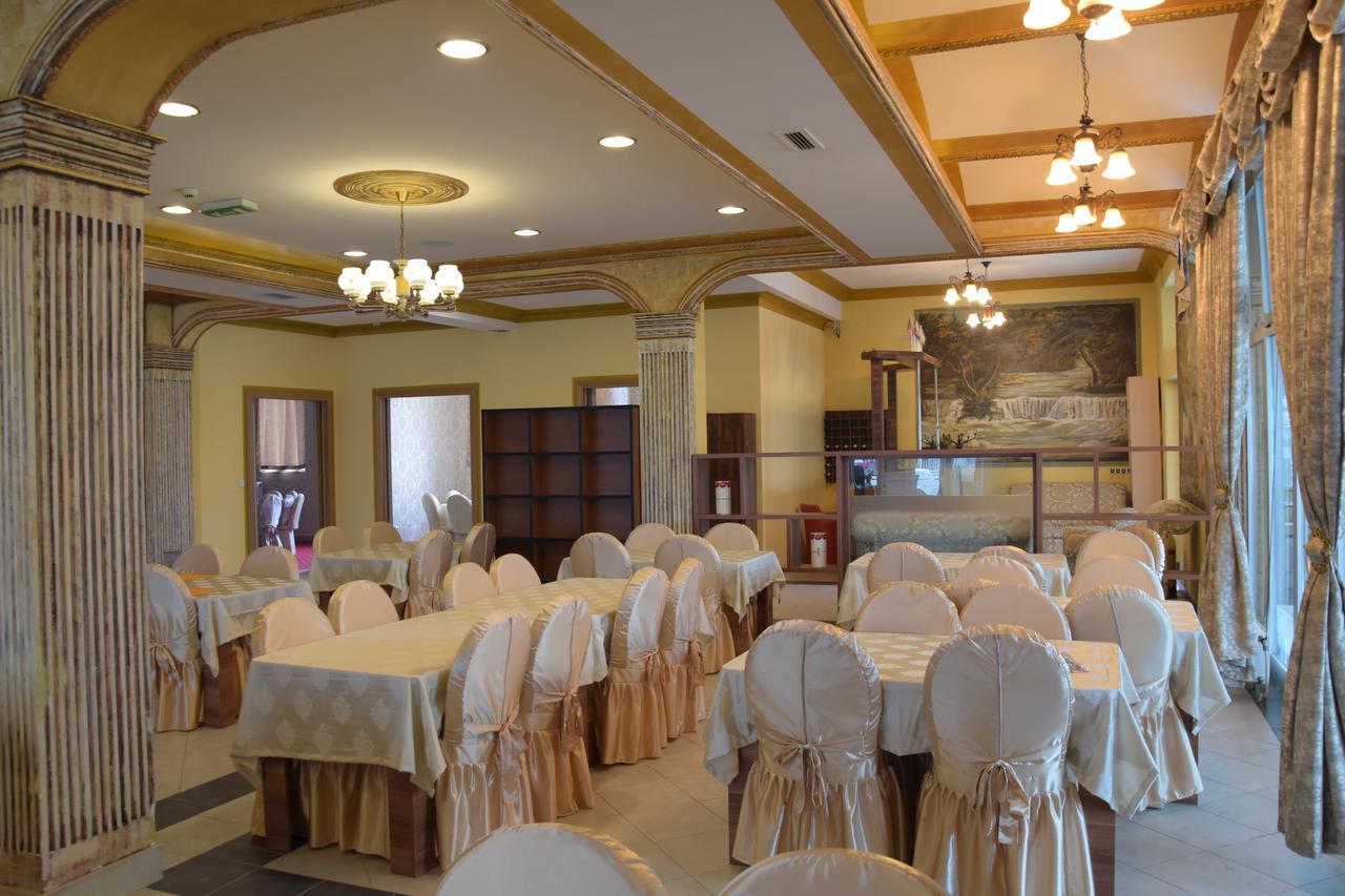 Hotel & Restaurant Great Wall - Airport Sarajevo Buitenkant foto