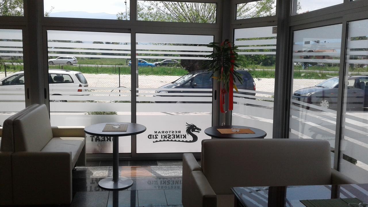 Hotel & Restaurant Great Wall - Airport Sarajevo Buitenkant foto